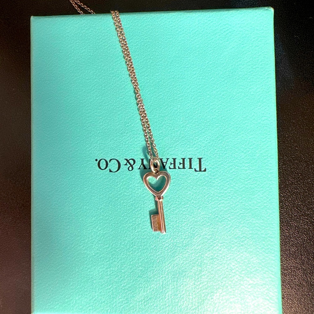 Tiffany heart key pendant